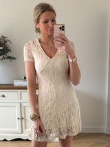 Robe Albina Beige ( C )